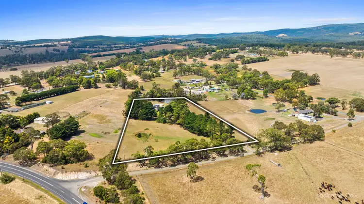 15 Farrans Road, Hazelwood South VIC 3840