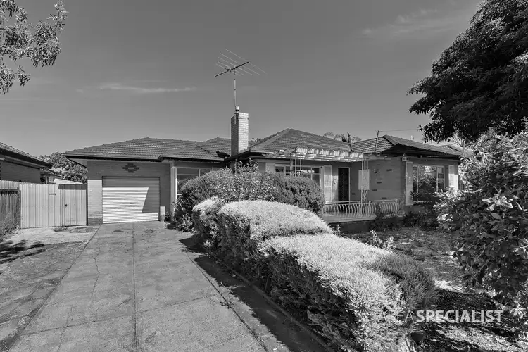 4 Stradbroke Drive, St Albans VIC 3021