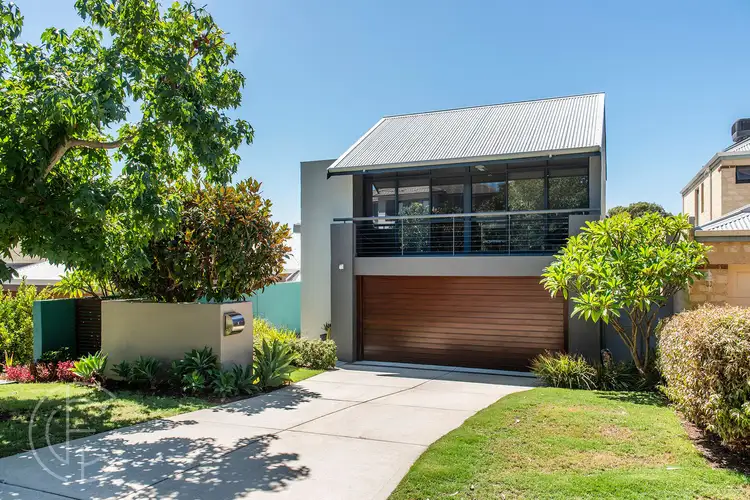 20 Nandina Avenue