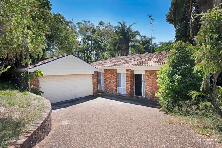 30 Yoolarai Crescent