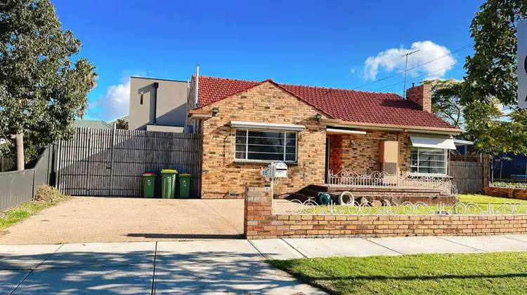 15 Raglan Street