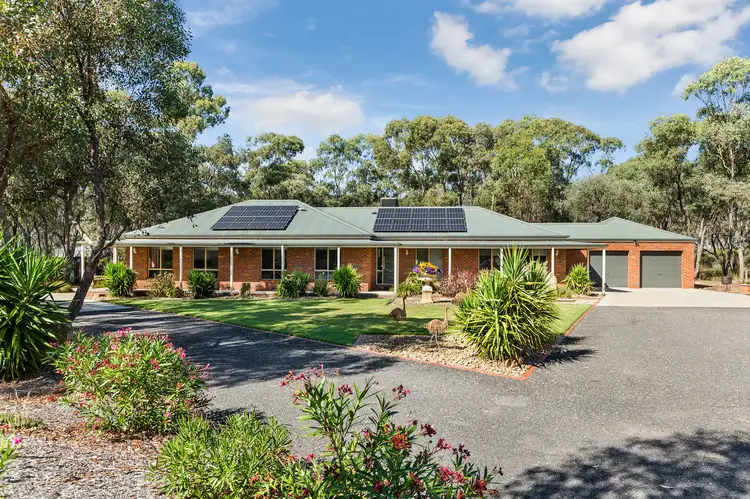 17 Braeside Drive, Junortoun VIC 3551