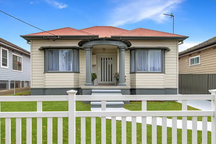 9 Agnes Street, Mayfield NSW 2304