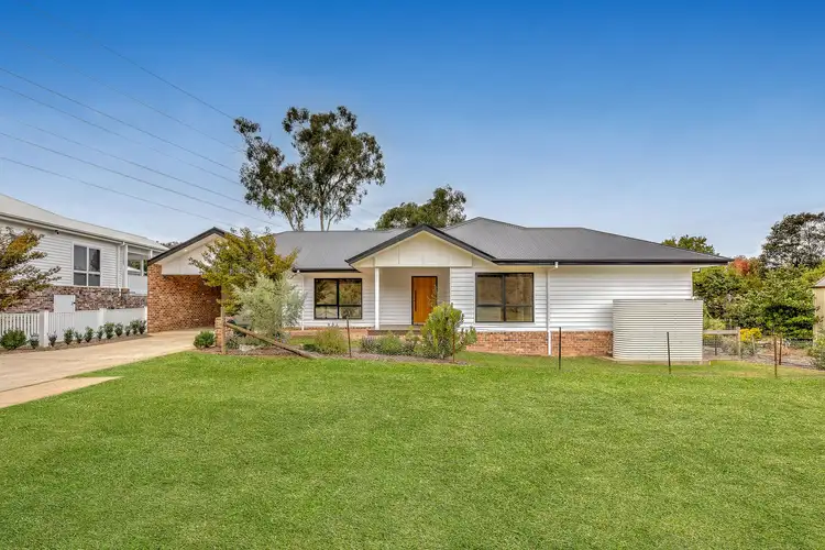 9 Stockman Drive, Bright VIC 3741