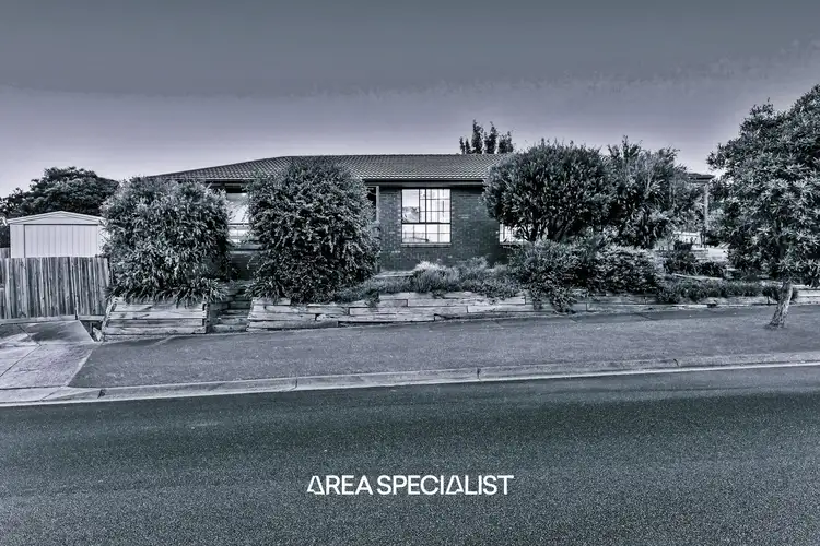 1 Janmara Court, Endeavour Hills VIC 3802