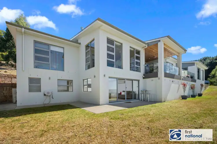 19 Irvine Drive, Yass NSW 2582
