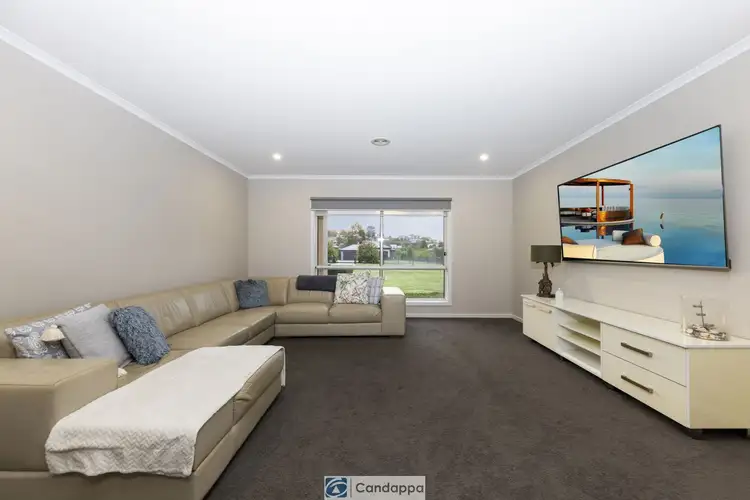 Fifth view of Homely house listing, 3 Ripplebrook Court, Drouin VIC 3818