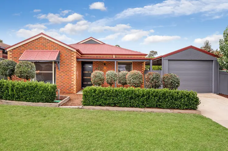 16 Jeffrey Avenue, Flora Hill VIC 3550