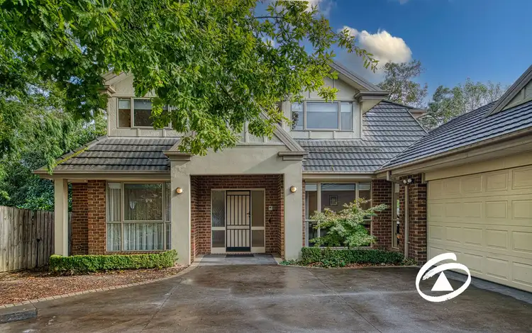 2/49 Lyall Road, Berwick VIC 3806