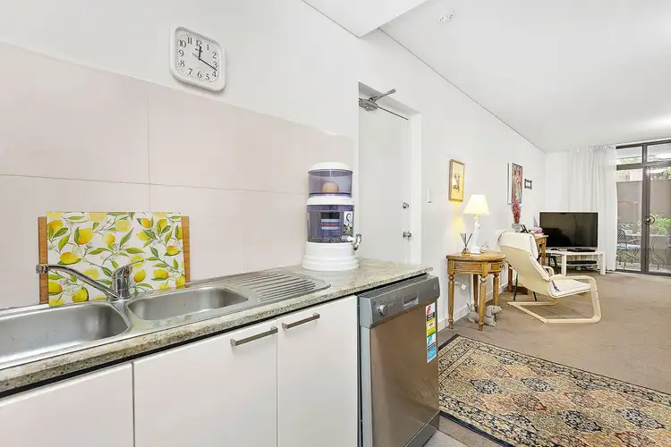 Sixth view of Homely apartment listing, 3/124 Mounts Bay Road, Perth WA 6000