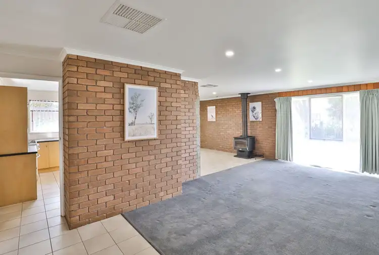 Sixth view of Homely house listing, 9 Ash Court, Red Cliffs VIC 3496