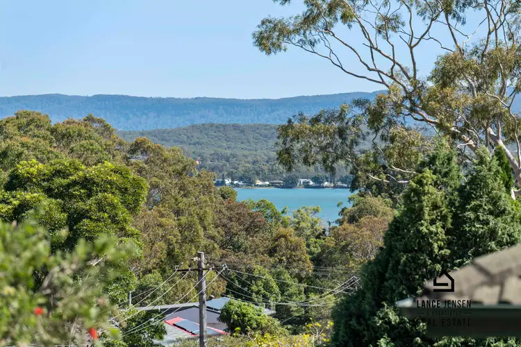 9 Terone Cl, Warners Bay NSW 2282