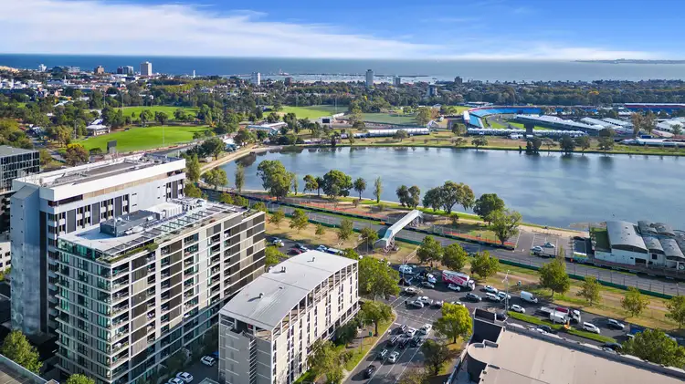 908/70 Queens Road, Melbourne VIC 3004
