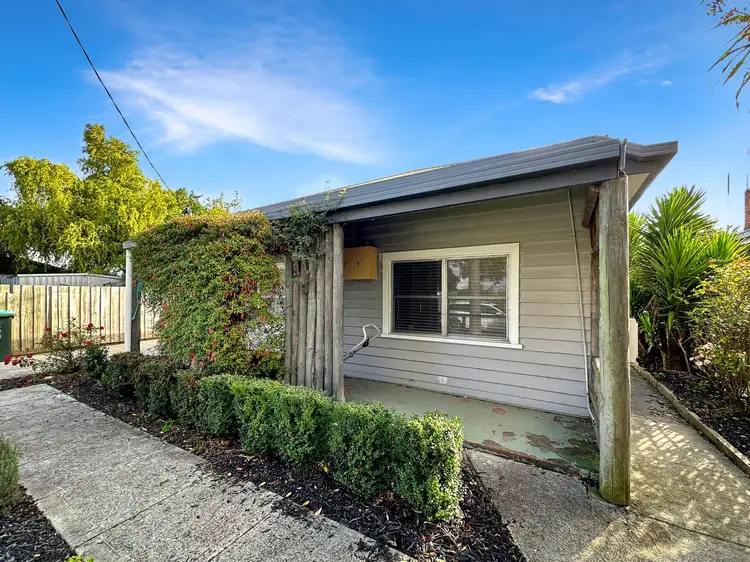 7 Richard Street