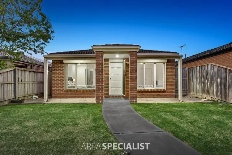 4 Maybush Lane, Cranbourne VIC 3977