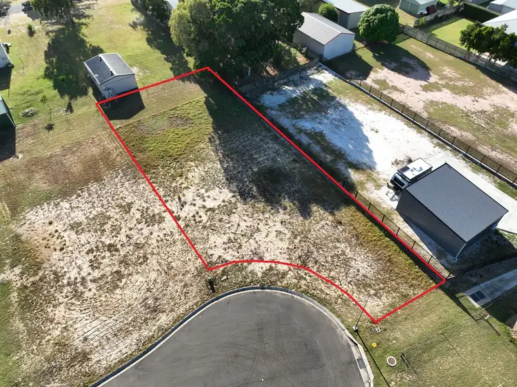 2 Oak, Woodgate QLD 4660