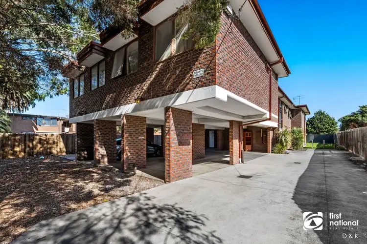 1/10 Percy Street, St Albans VIC 3021