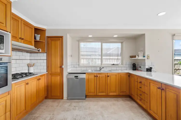 Fifth view of Homely house listing, 11 Parslow Court, Traralgon VIC 3844