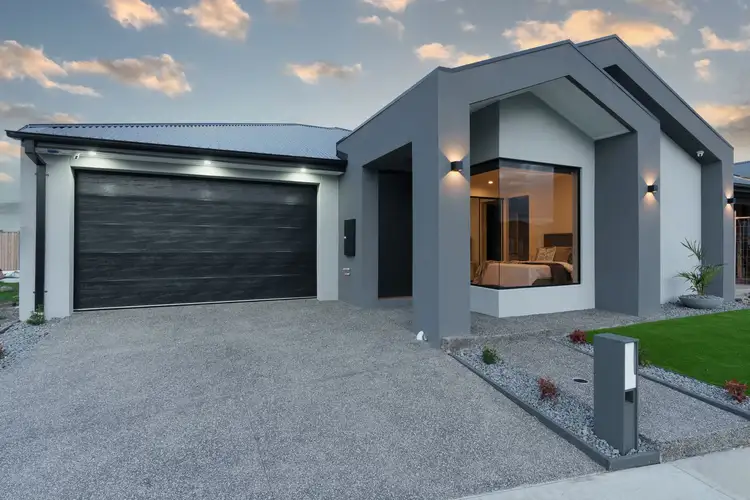 18 Valetta Street, Mickleham VIC 3064