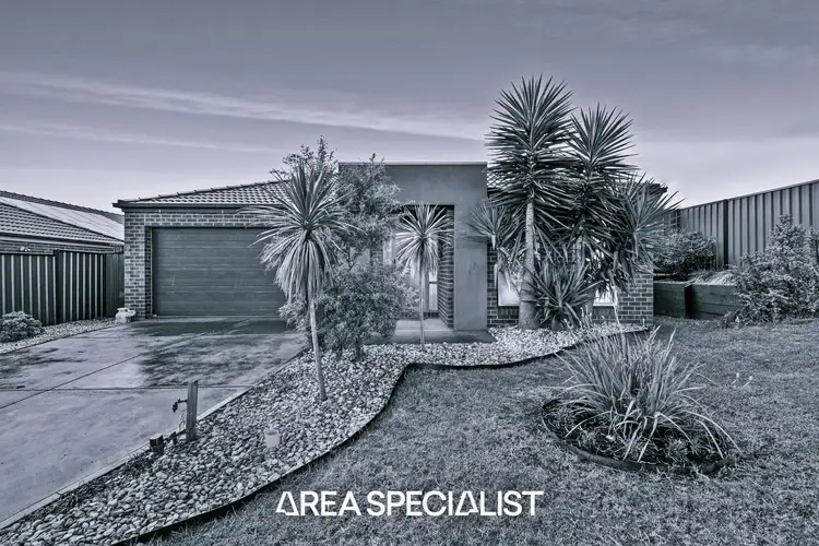 15 Half Moon Crescent, Pakenham VIC 3810