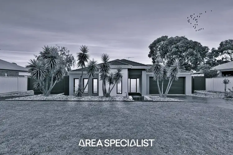 27 The Circuit, Pakenham VIC 3810