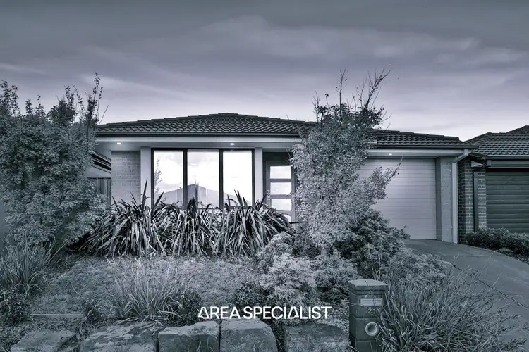 21 Trainers Way, Clyde North VIC 3978