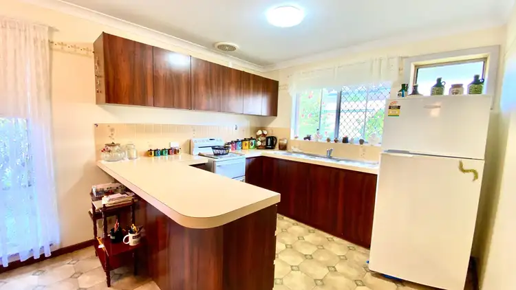 Sixth view of Homely semi-detached listing, 7A Folkstone Court, Waroona WA 6215