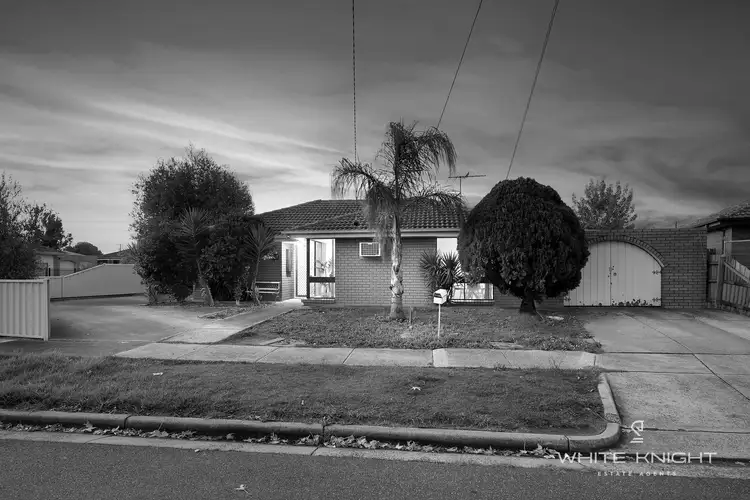 16 Tarlee Drive, Albanvale VIC 3021