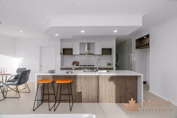 Second view of Homely house listing, 5 Cashmore Place, Roxburgh Park VIC 3064