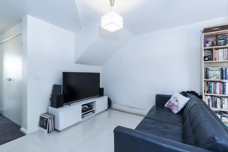 Fifth view of Homely apartment listing, 2/517 Moreland Road, Pascoe Vale South VIC 3044