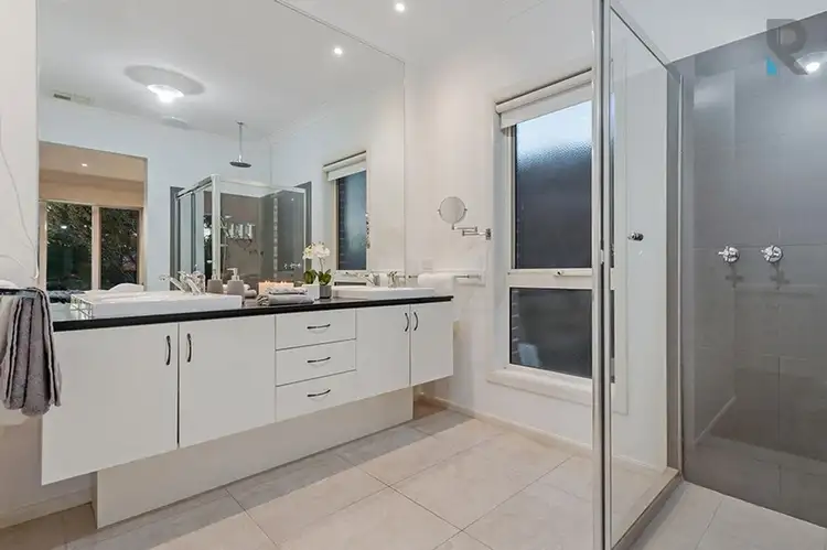 Fifth view of Homely house listing, 5 Briar Place, Craigieburn VIC 3064