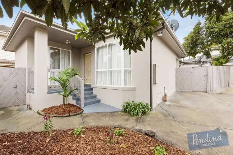 2/70 Winifred Street, Oak Park VIC 3046
