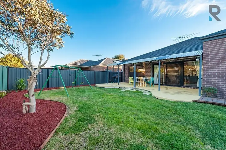 Fifth view of Homely house listing, 27 Cheltenham Close, Craigieburn VIC 3064
