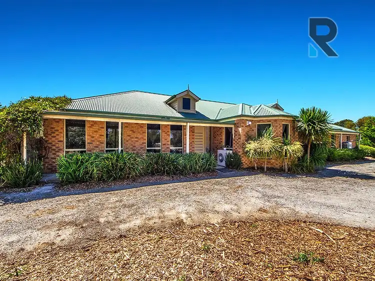 11 Peregrine road, Oaklands Junction VIC 3063