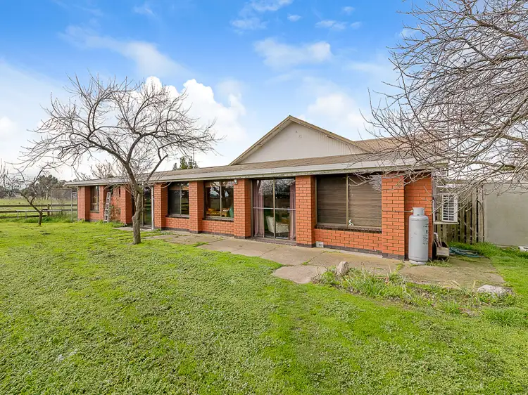240 ELEVEN MILE ROAD, Tynong VIC 3813