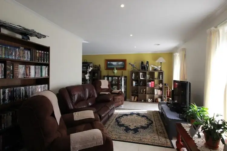 Fifth view of Homely house listing, 7 BERNBOROUGH AVENUE, Cranbourne West VIC 3977