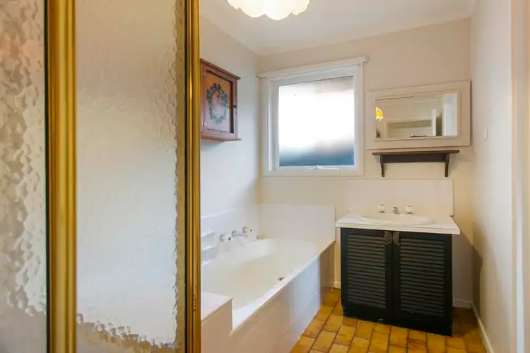 Sixth view of Homely house listing, 8 Lulworth Place, Frankston VIC 3199