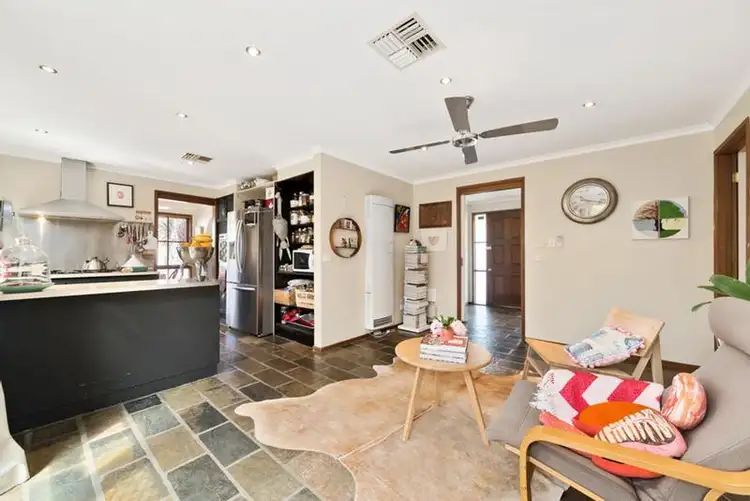 Sixth view of Homely house listing, 2 Ballymore Court, Frankston VIC 3199