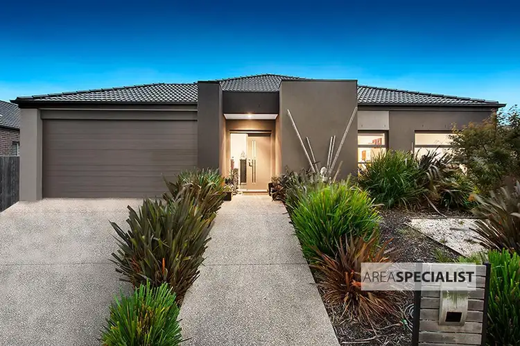 28 Winneke Way, Pakenham VIC 3810