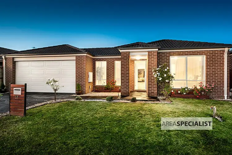 17 Elwood Avenue, Pakenham VIC 3810