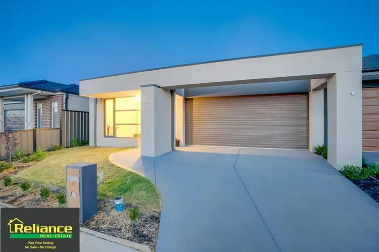 Second view of Homely house listing, 8 Silverbush Way, Truganina VIC 3029