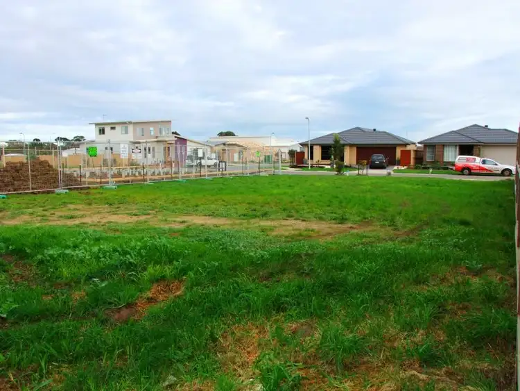 26 GRAMPIAN BOULEVARD, Cowes VIC 3922