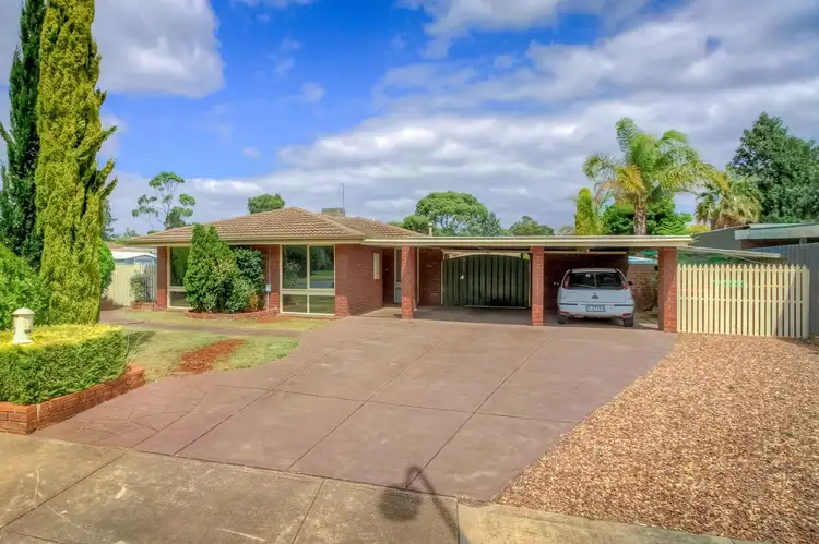 13 Dumbarton Circuit, Melton West VIC 3337