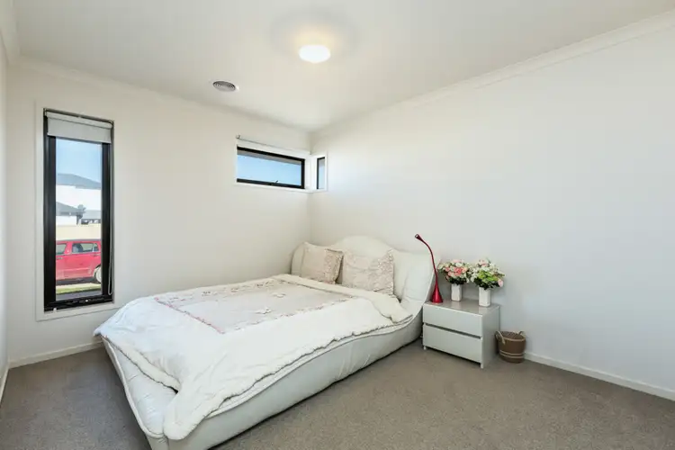Fifth view of Homely house listing, 19 Sanctuary Lakes East Blvd, Sanctuary Lakes VIC 3030