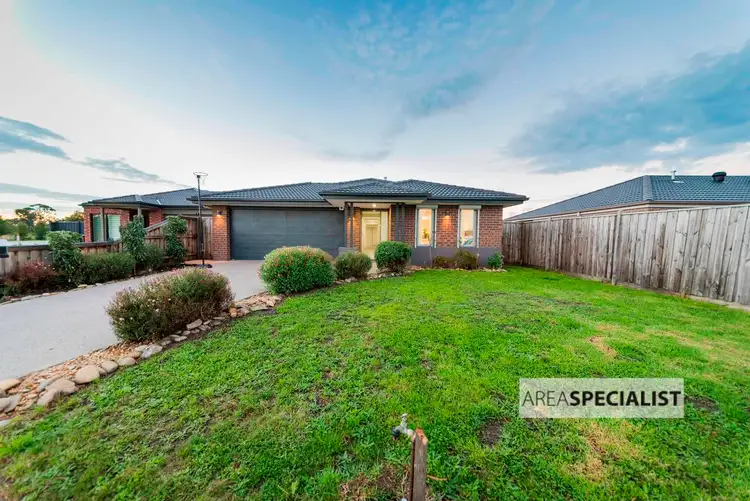 35 Mariposa Grove, Cranbourne VIC 3977