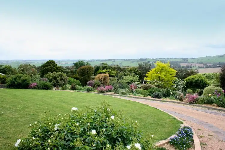 53 HILLCREST WAY, Korumburra VIC 3950