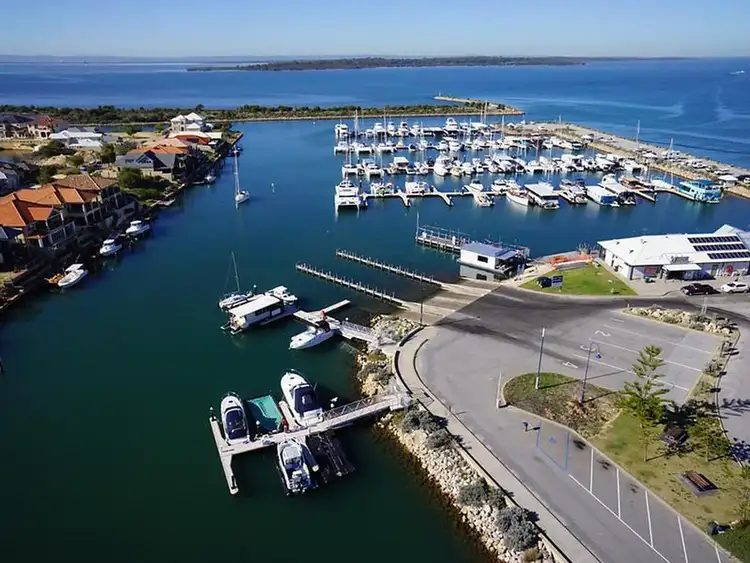 37 Cormorant Key, Wannanup WA 6210