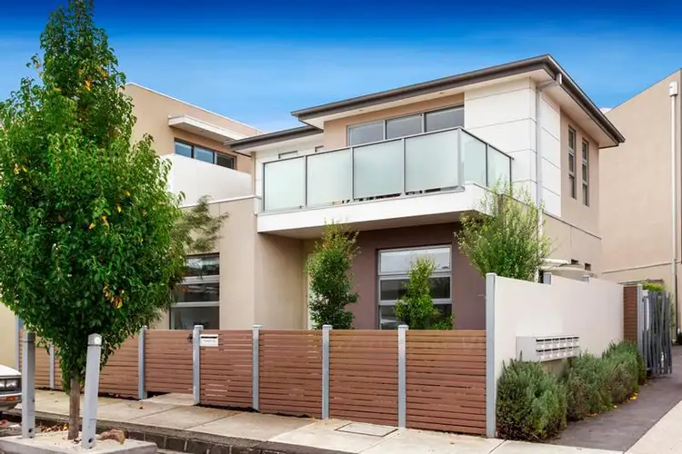 32 Sydenham Street, Seddon VIC 3011