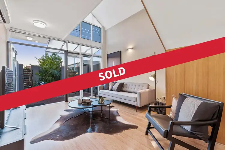 2/224 Hampden Road, Crawley WA 6009