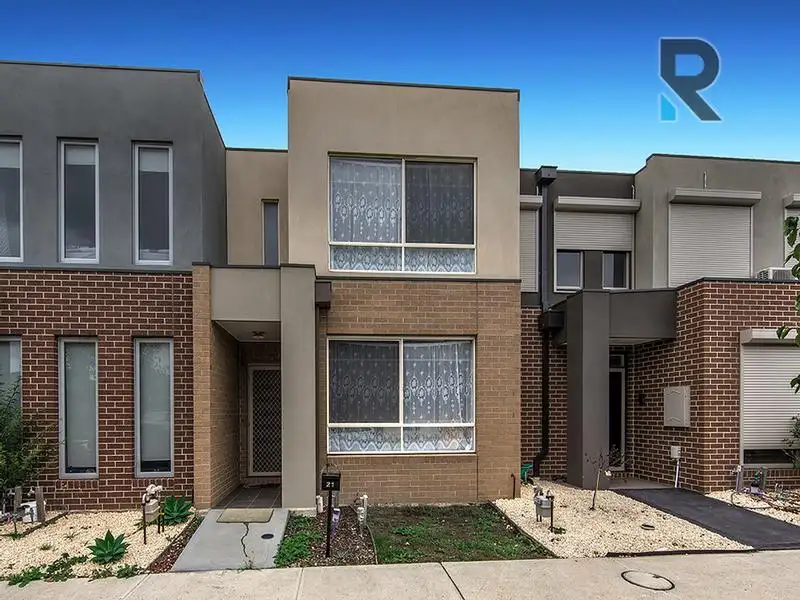 Main view of Homely townhouse listing, 21 Brunswick Crescent, Craigieburn VIC 3064